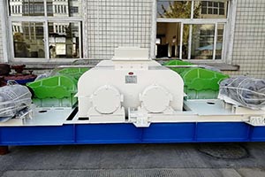 處理水泥塊的對輥機入料口多大尺寸？可選型號有哪些？